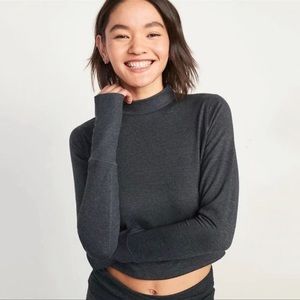 Old Navy Cozecore long sleeve crop top - size Large